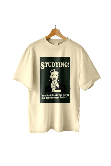 AlmicrabOversize T-shirtsOversize Studying Poster Tişört